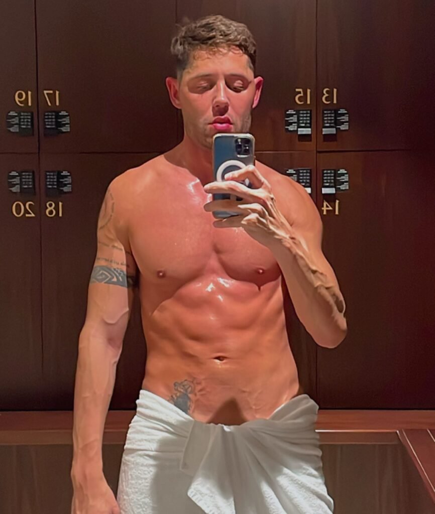 gay sexy model hot white of onlyfans   Carlos Cobra kaucobra
 Brazilian actor