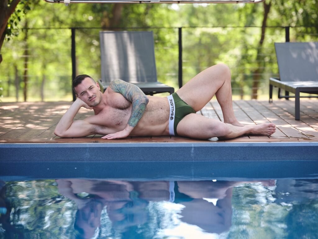 Derek Kage sexy gay