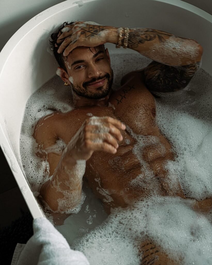 gay gv sexy fashion model hot white of onlyfans famous instagram content creator 模特 演员 写真 帅哥 欧美 大片 时尚 动作演员 钙星
Colombian Alejo Ospinad aospinad