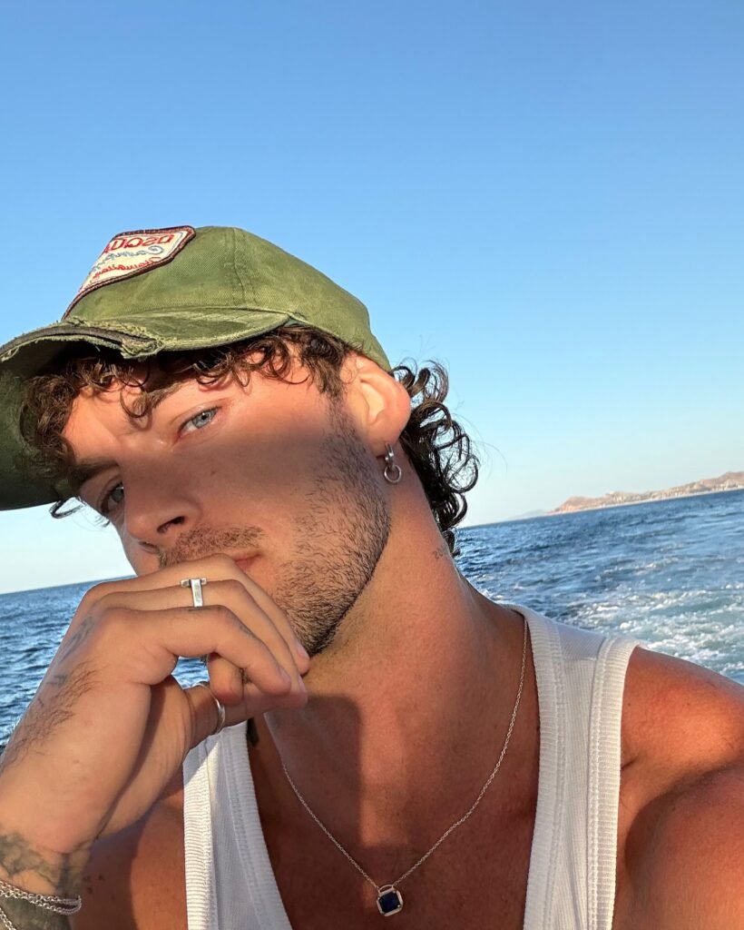 gay gv sexy fashion model hot white of onlyfans famous instagram content creator 模特 男模 写真 帅哥 欧美 大片 时尚 动作演员 钙星
Christian Hogue hoguesdirtylaundry