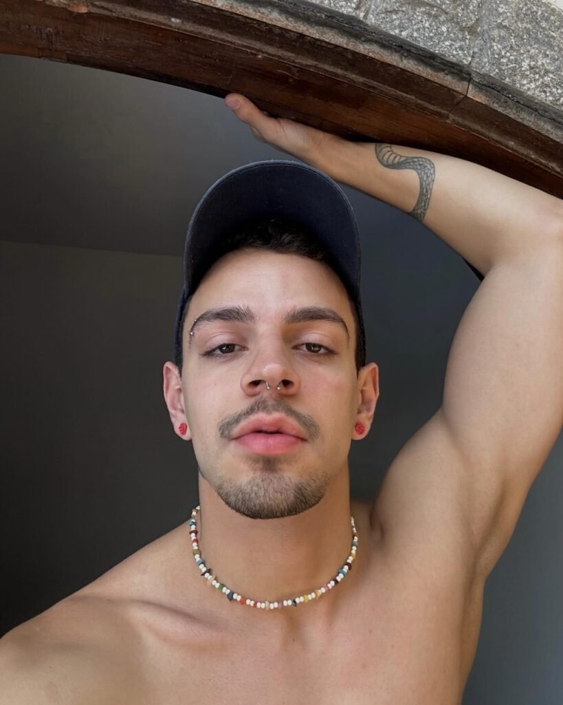gay gv sexy fashion model hot white of onlyfans famous instagram content creator g4p 模特 男模 写真 帅哥 欧美 大片 时尚 动作演员 钙星 G星
Daniel Pilad brasilian student dombeeef