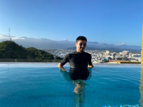 🎦 这位湾湾网红颜值、资源不断飙升