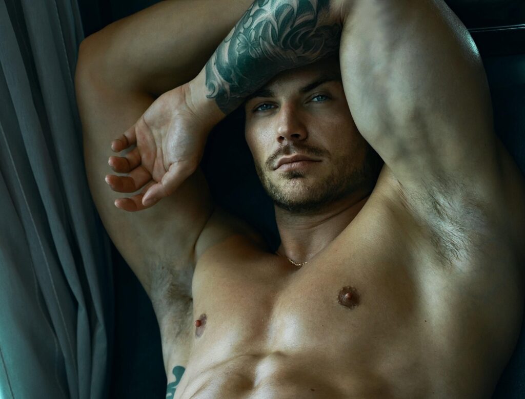 CurvedKing Logan Drake Nestor Gay onlyfans