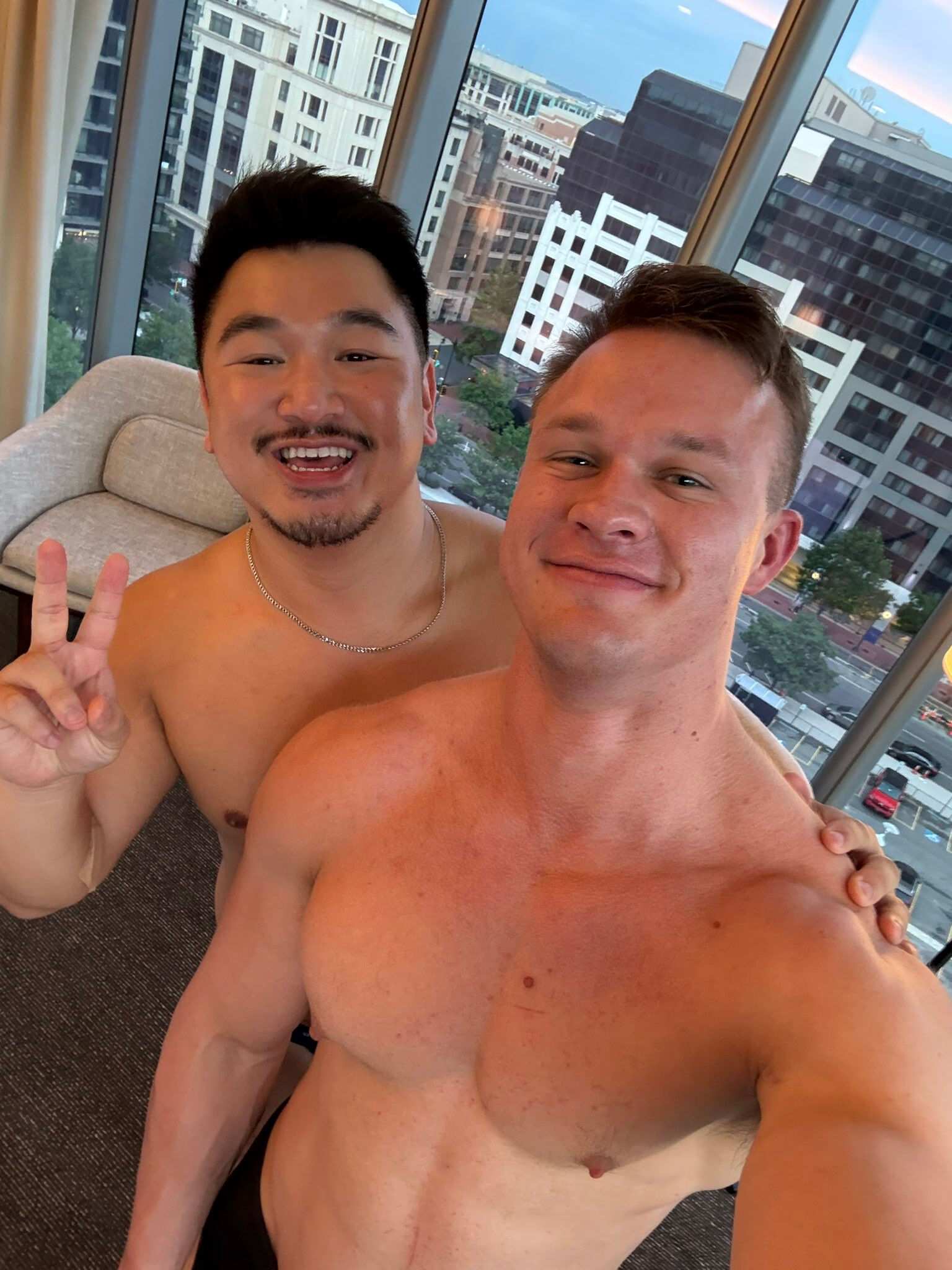 🐻 前方高酸！CF家顶级肌肉天菜 ✖️ 亚洲小熊